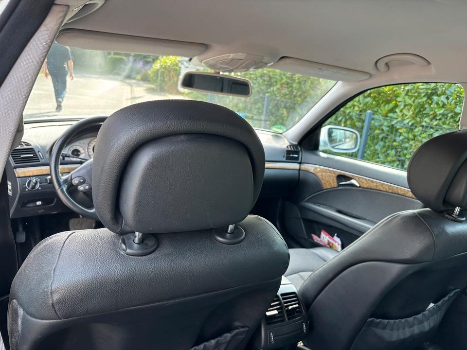 Mercedes Benz E 200 2009 — photo 10