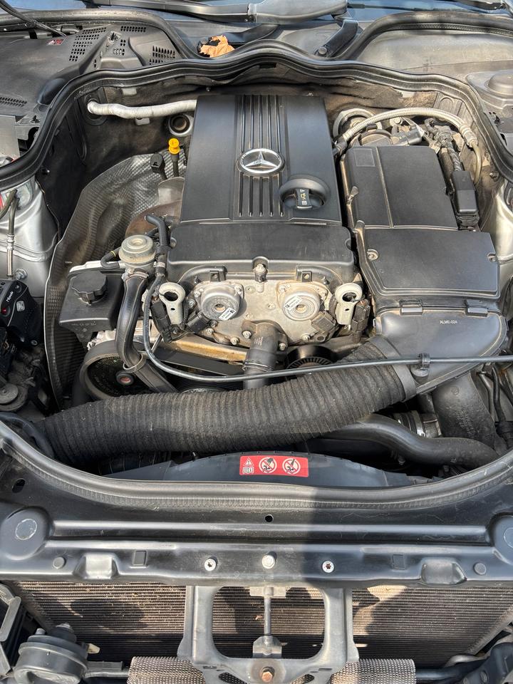 Mercedes Benz E 200 2009 — photo 11