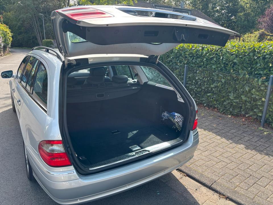 Mercedes Benz E 200 2009 — photo 7
