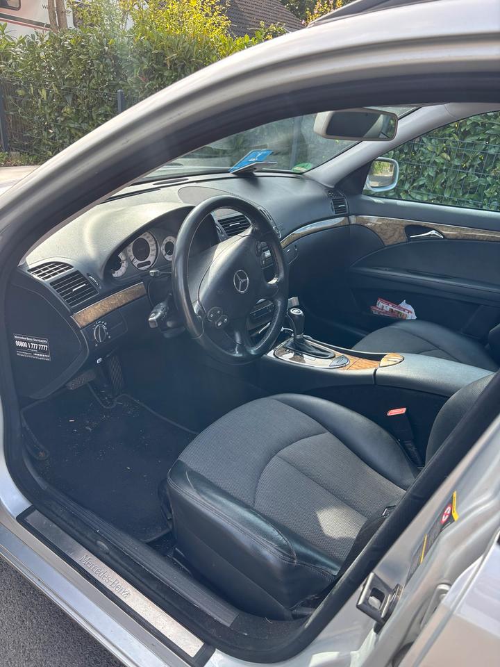 Mercedes Benz E 200 2009 — photo 9