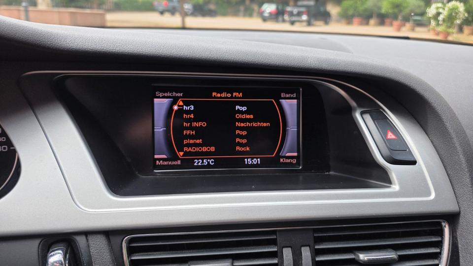 Audi A4 2009 — photo 18