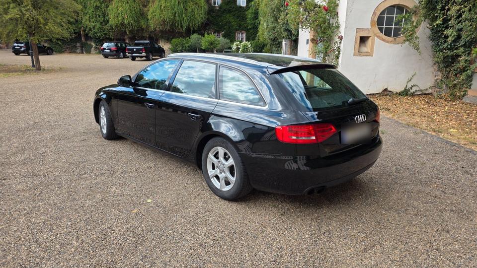 Audi A4 2009 — photo 5