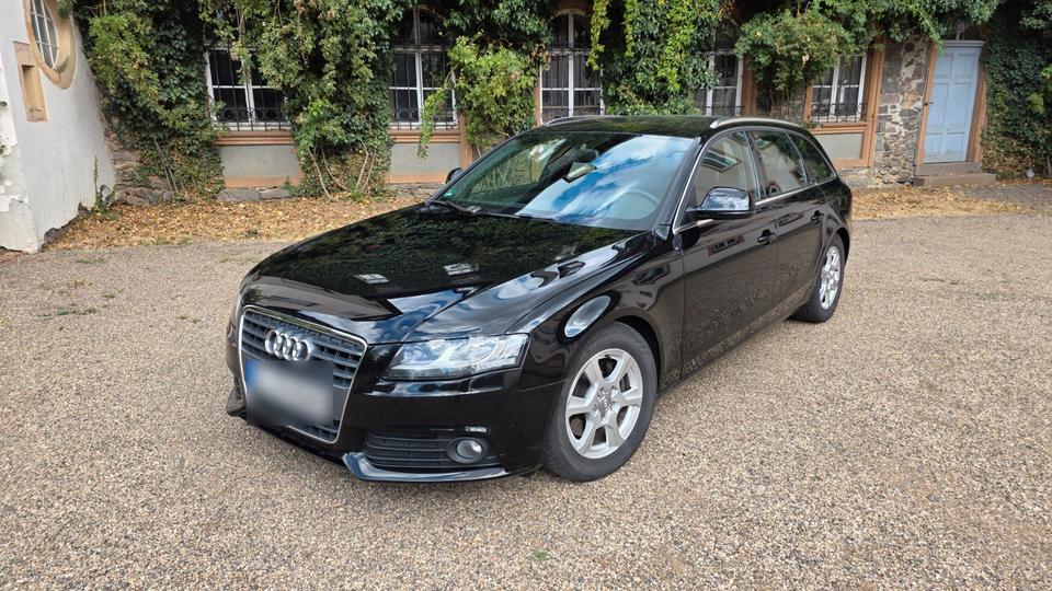 Audi A4 2009 — photo 7