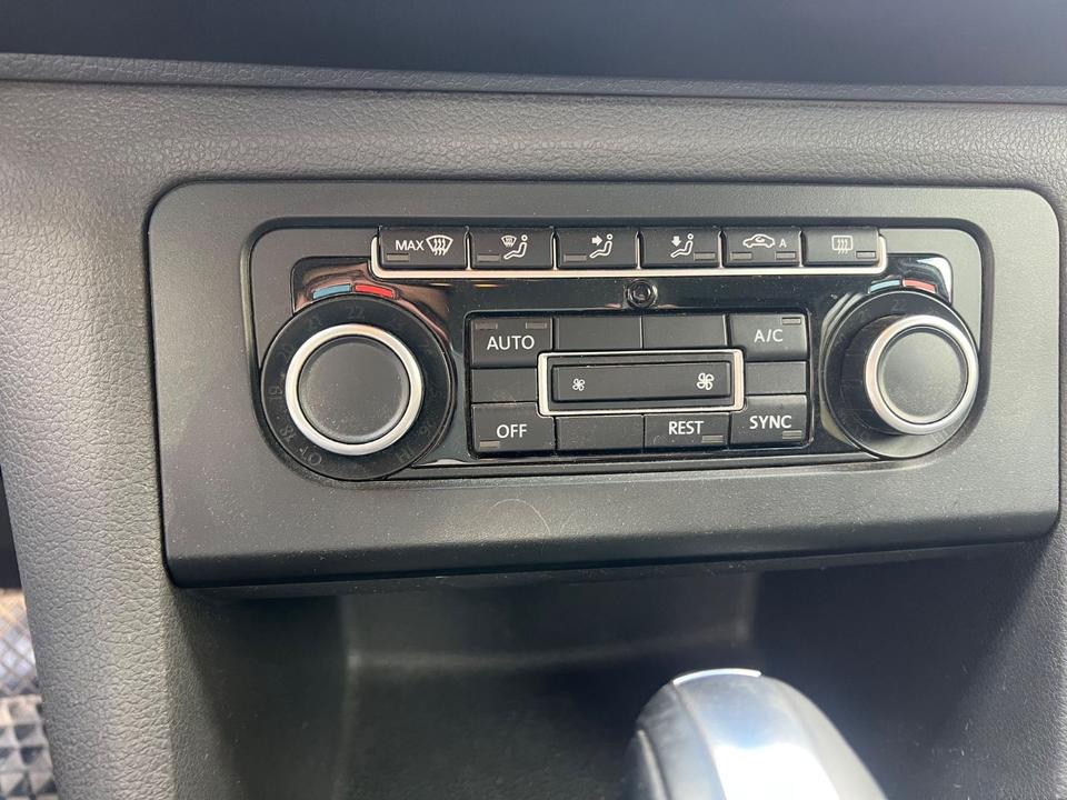 Volkswagen Amarok 2015 — photo 10