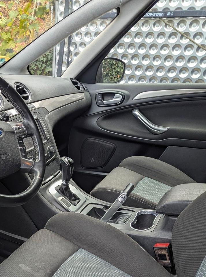Ford S-Max 2013 — photo 14