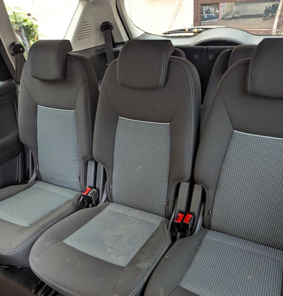 Ford S-Max 2013 — photo 15