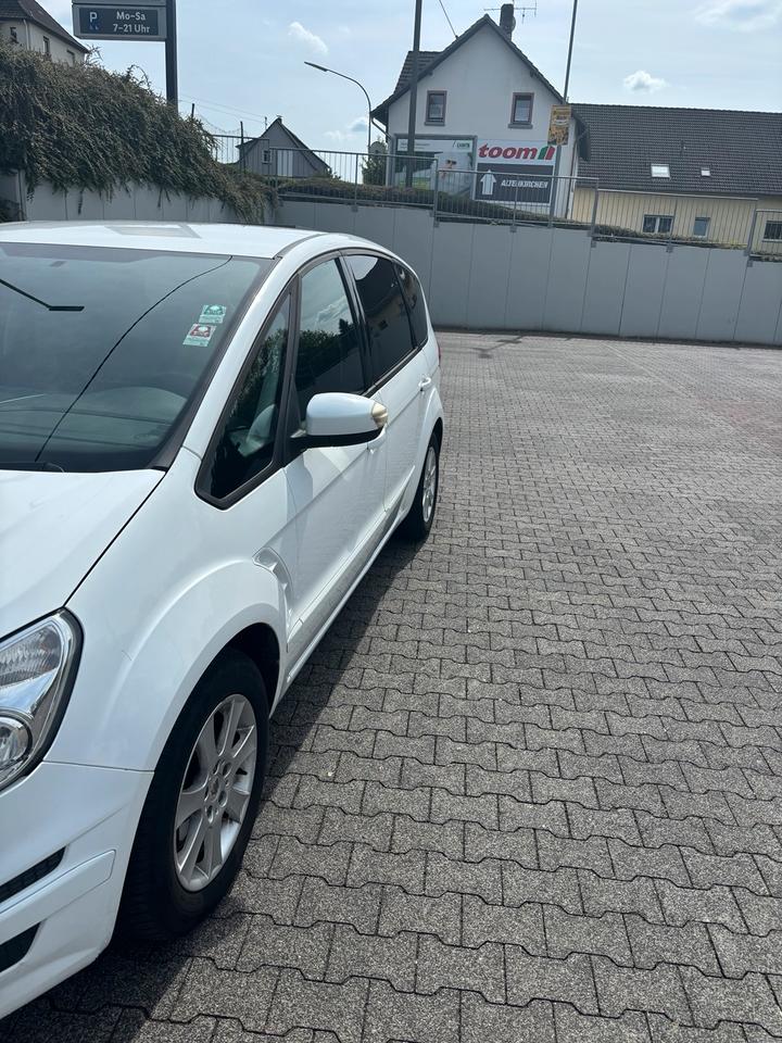 Ford C-Max 2011 — interior
