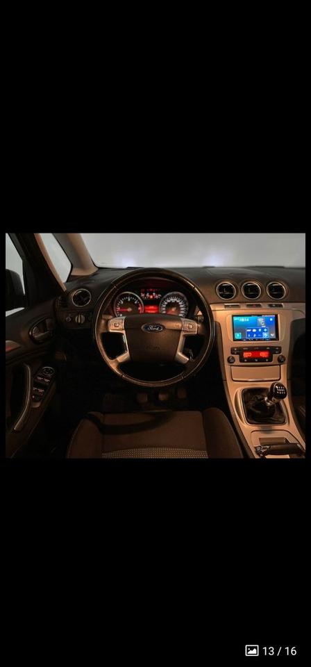 Ford S-Max 2011 — photo 5