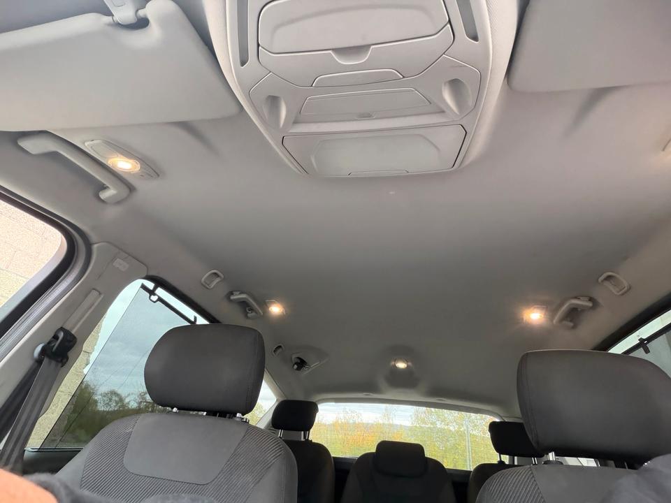 Ford S-Max 2012 — photo 11