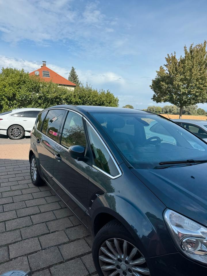 Ford S-Max 2010 — двигун