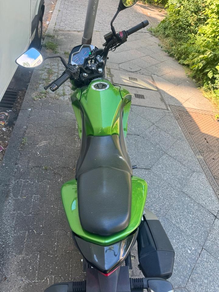 Kymco CK1 Naked Sport mit frischem TÜV 2015 — салон