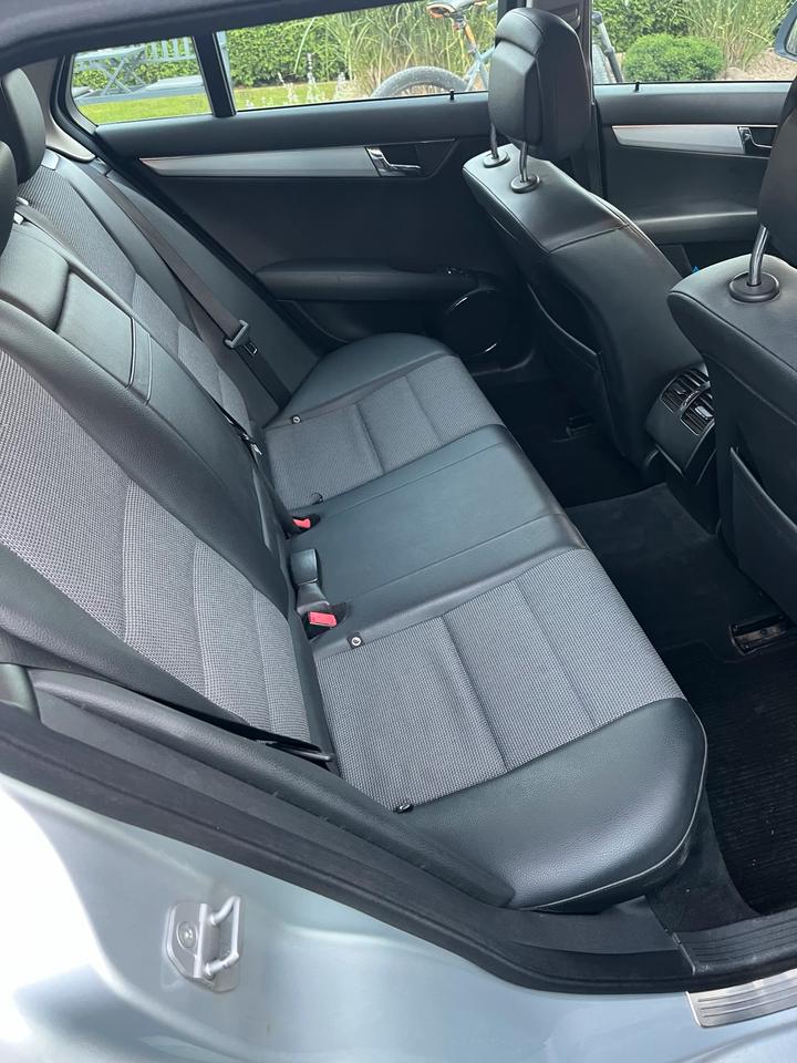 Mercedes Benz C 220 2008 — photo 12