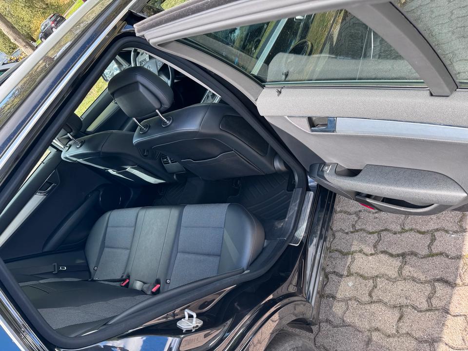 Mercedes Benz C 350 2009 — photo 12