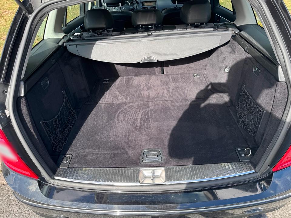 Mercedes Benz C 350 2009 — photo 13