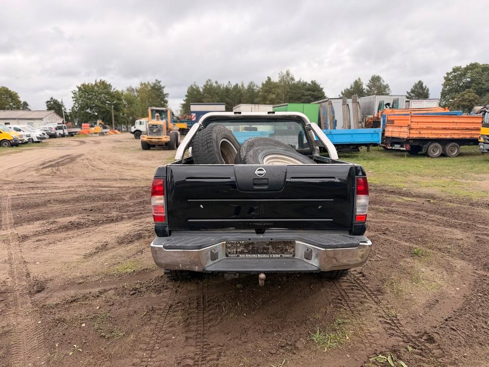 Nissan Navara 2004 — photo 6