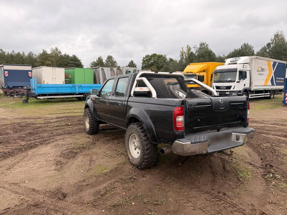 Nissan Navara 2004 — photo 7