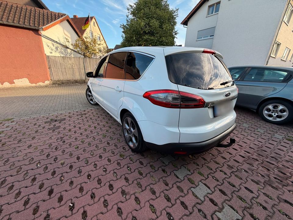 Ford S-Max 2011 — interior
