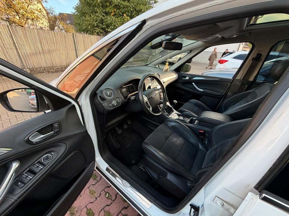 Ford S-Max 2011 — photo 7