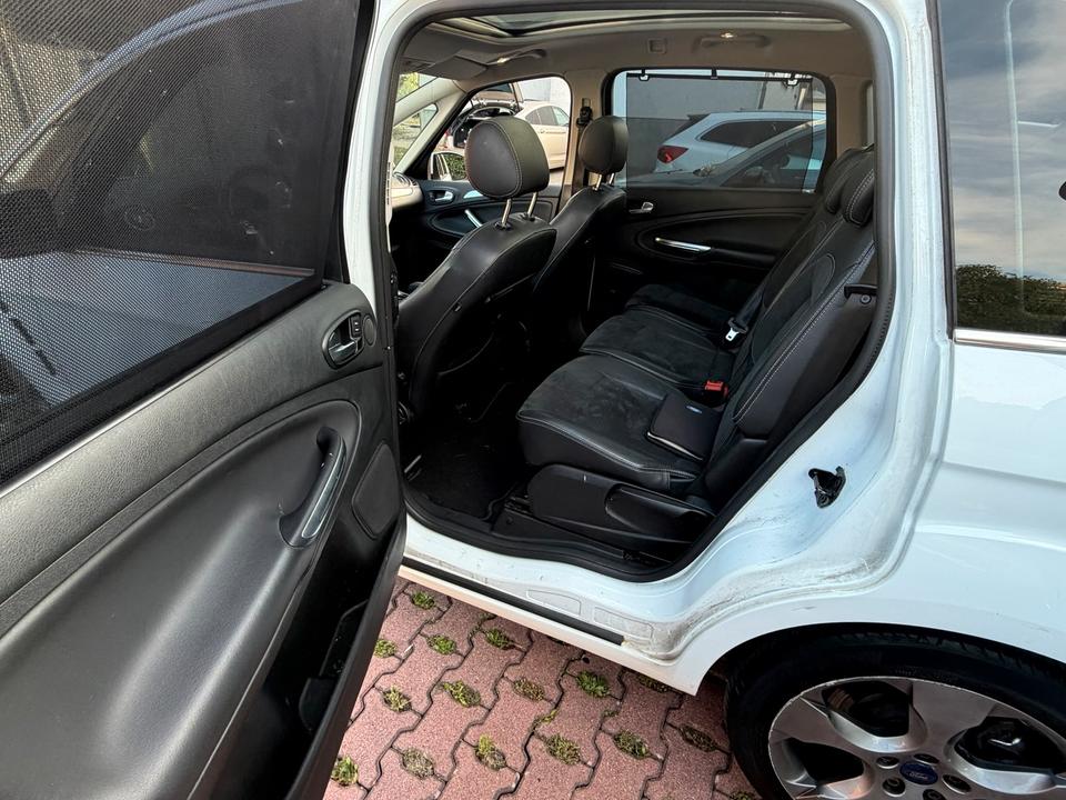 Ford S-Max 2011 — photo 9