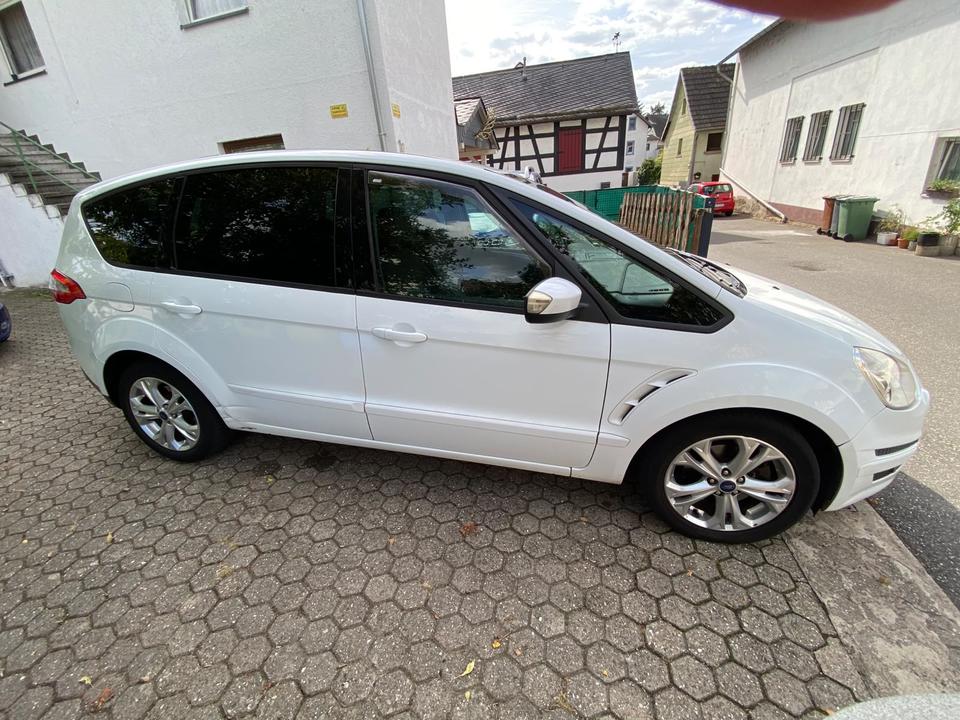 Ford S-Max 2011 — interior