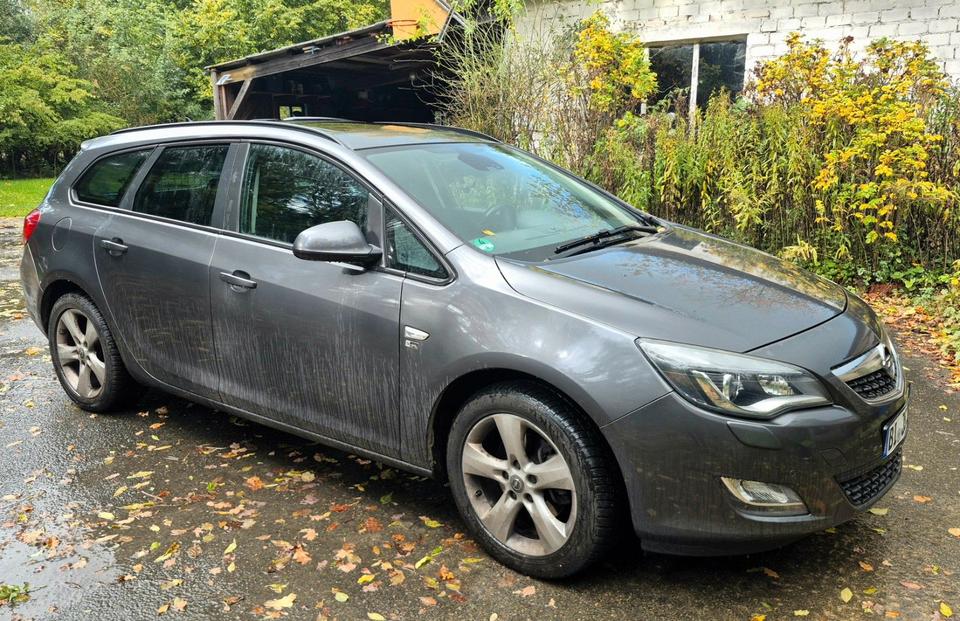Opel Astra, 2012