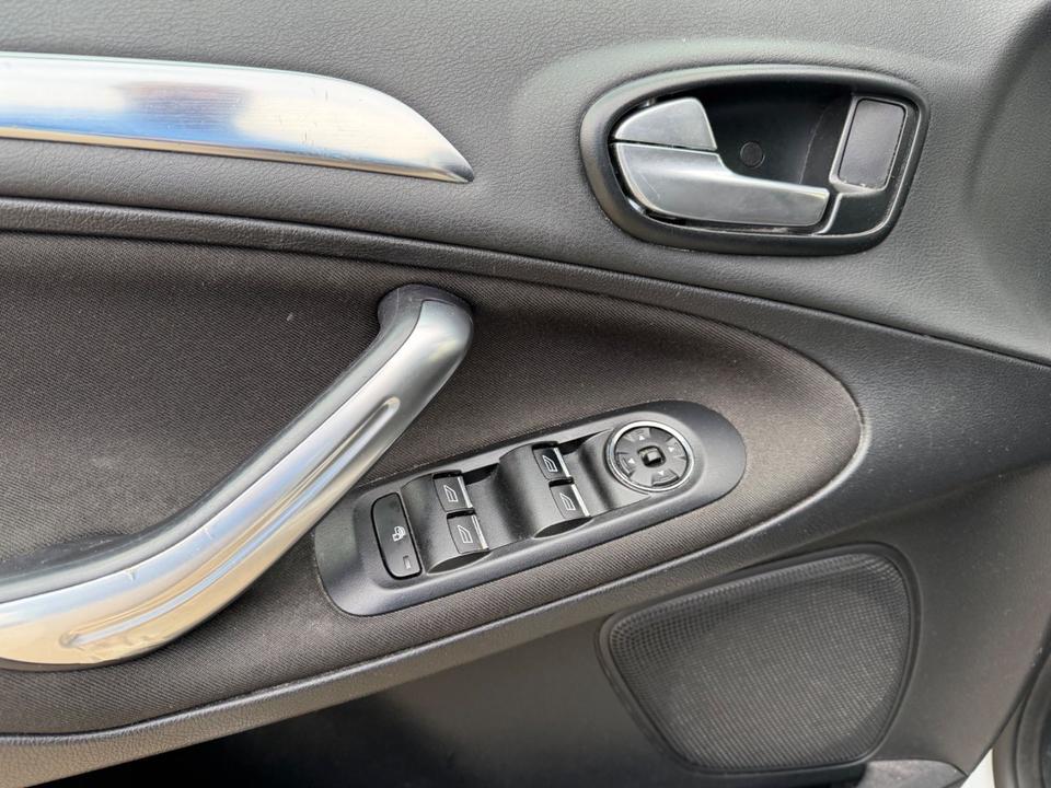 Ford S-Max 2012 — фото 17