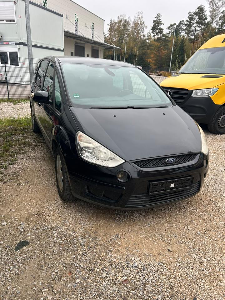Ford S-Max 2006 — вигляд ззаду