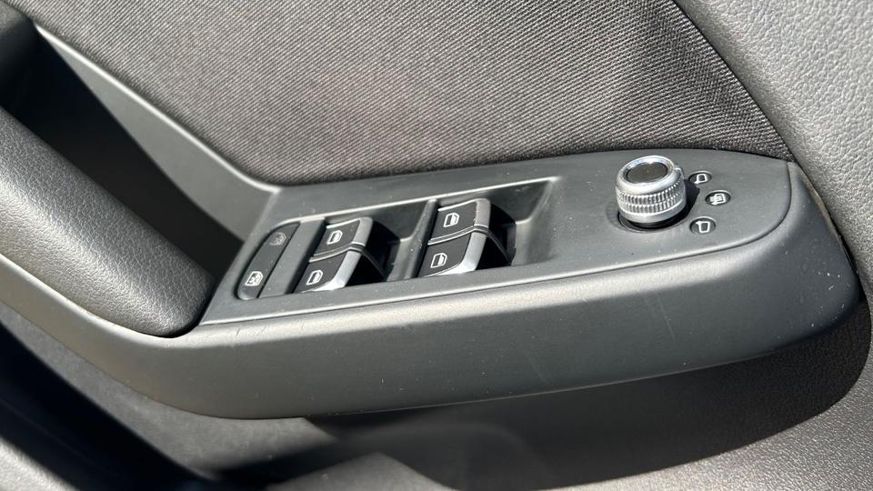 Audi A4 2013 — photo 15