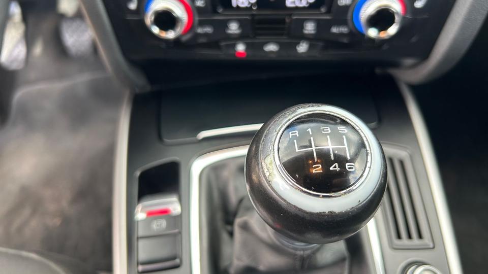 Audi A4 2013 — photo 18