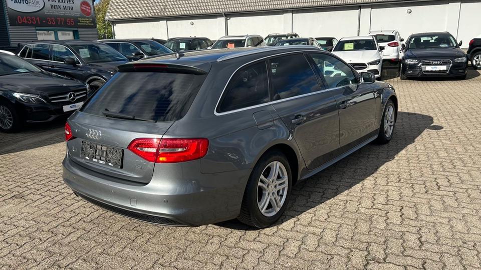 Audi A4 2013 — engine