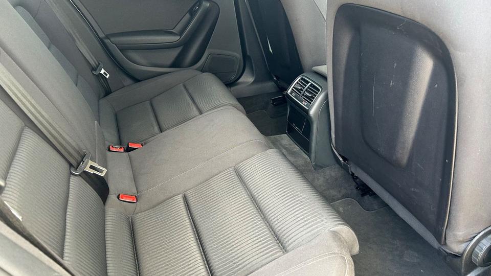 Audi A4 2013 — photo 6