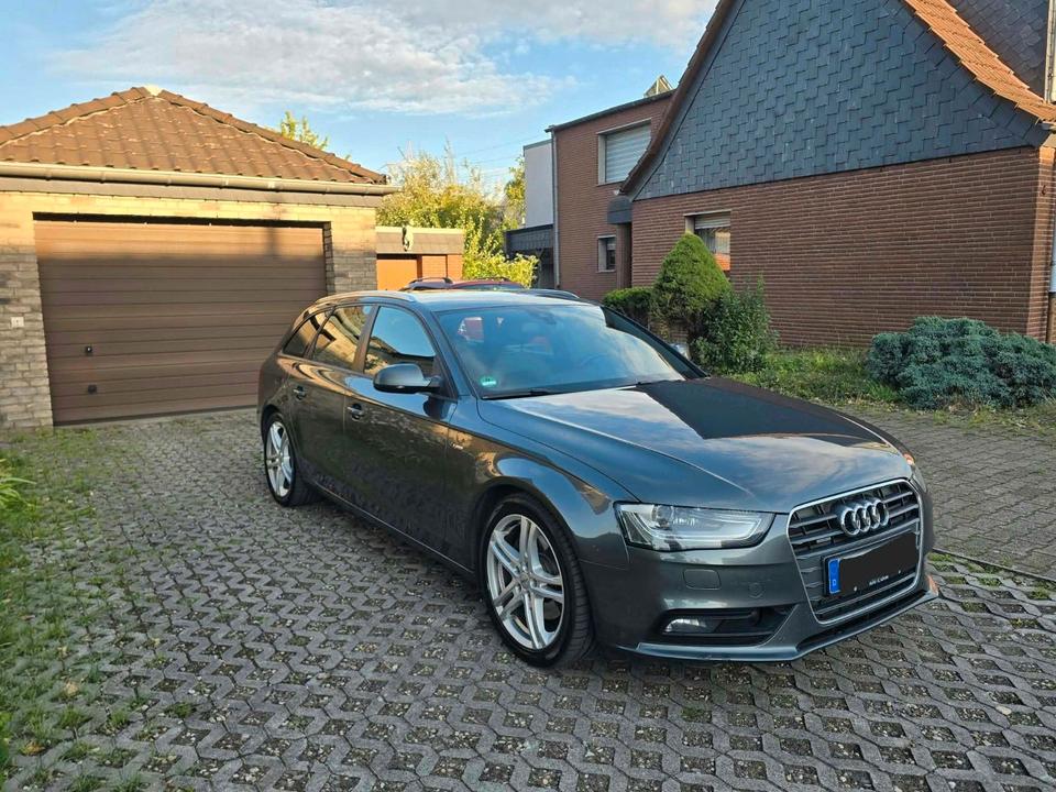 Audi A4 2014 — rear view