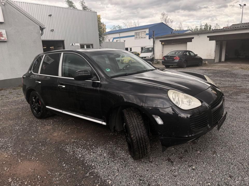 Porsche Cayenne 2004 — photo 13