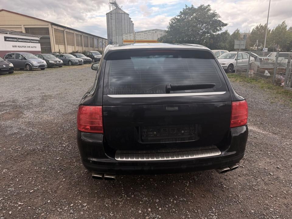 Porsche Cayenne 2004 — photo 16