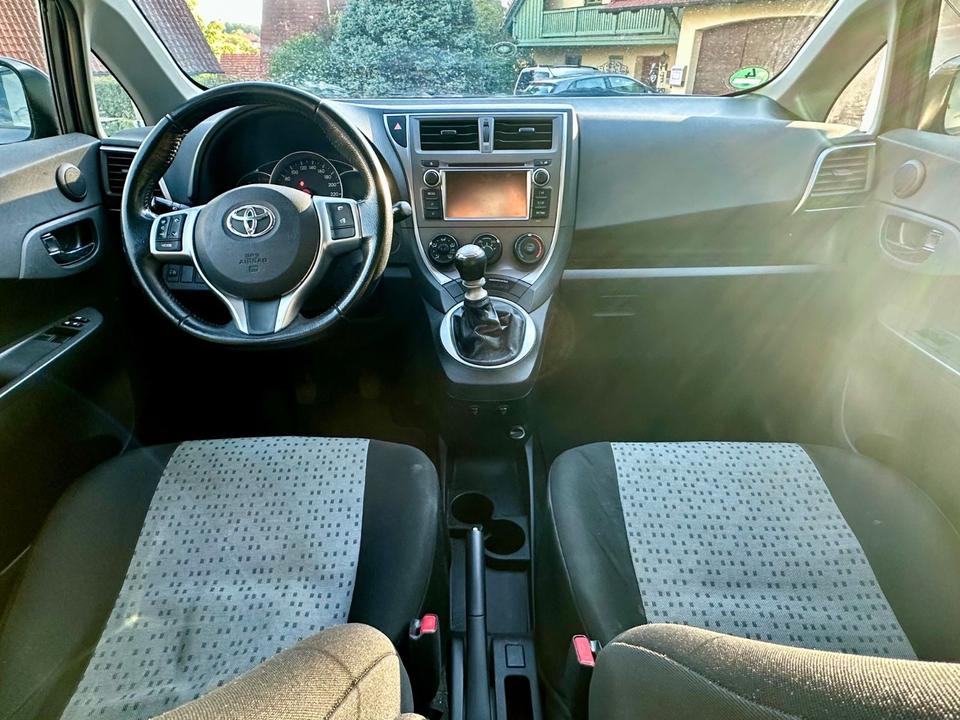Toyota Verso 2012 — photo 14