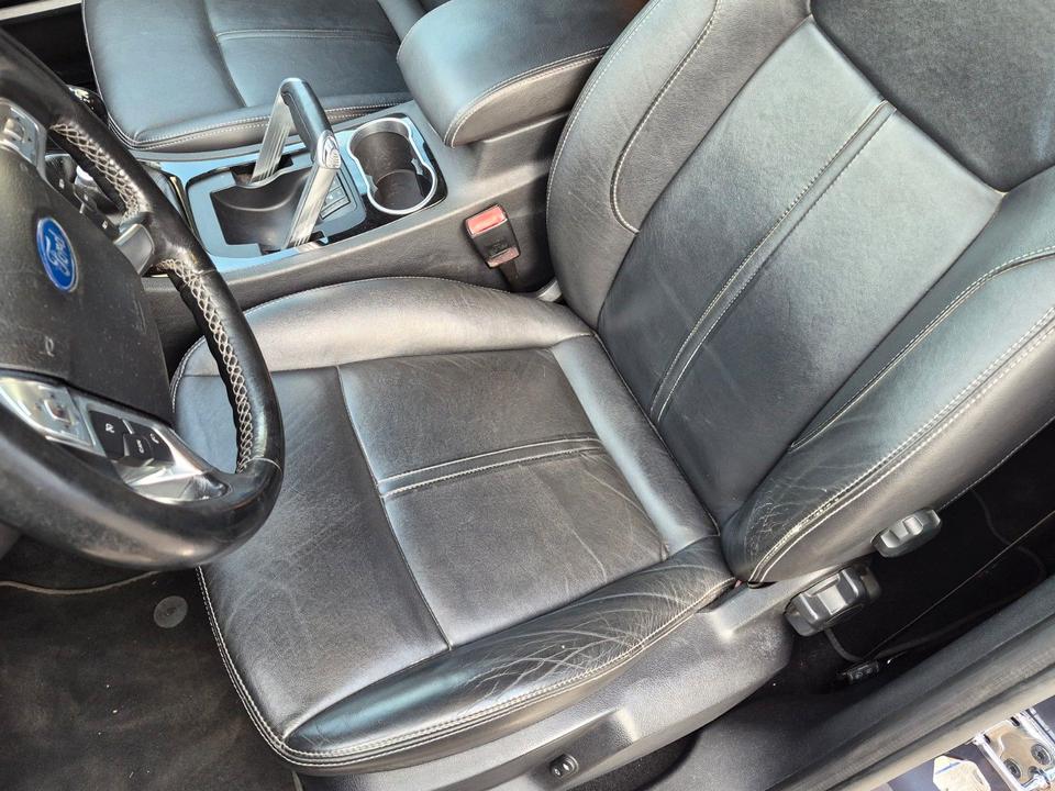 Ford S-Max 2013 — photo 10