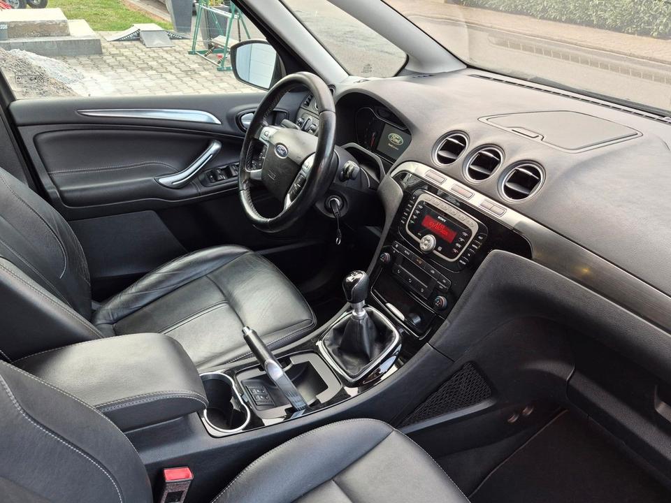 Ford S-Max 2013 — photo 14