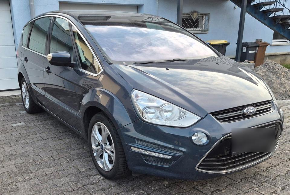 Ford S-Max 2013 — rear view