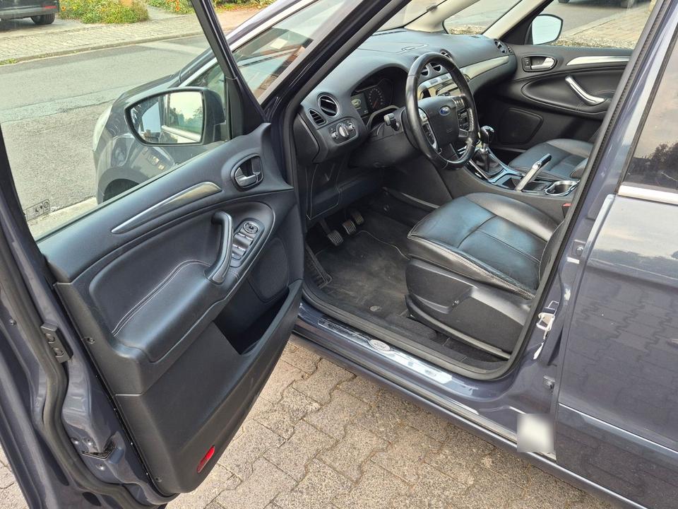 Ford S-Max 2013 — photo 8