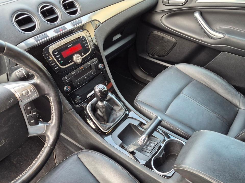 Ford S-Max 2013 — photo 9