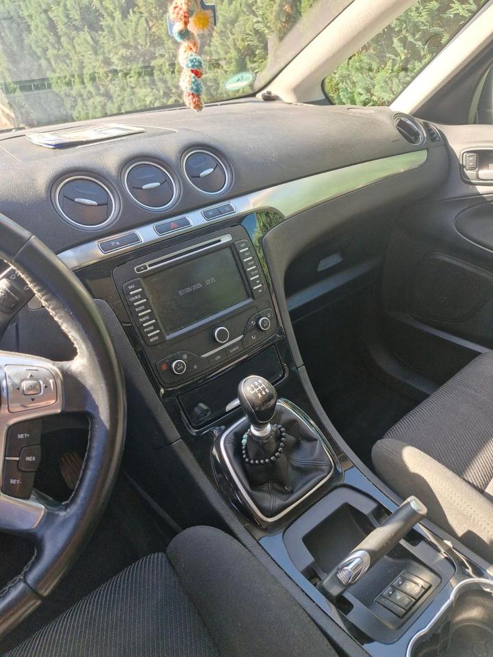 Ford S-Max 2014 — interior