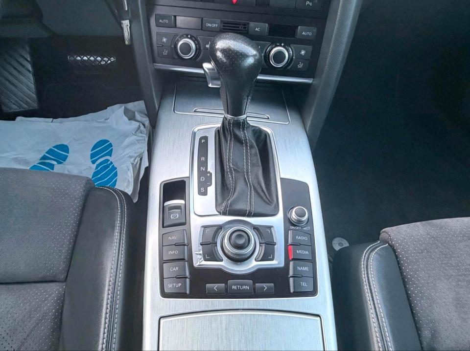 Audi A6 2010 — photo 13