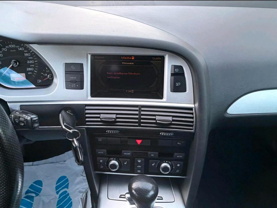 Audi A6 2010 — photo 14
