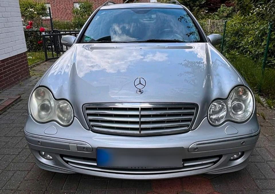 Mercedes Benz C 230 2005 — interior
