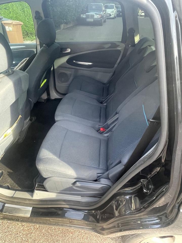 Ford S-Max 2009 — photo 13