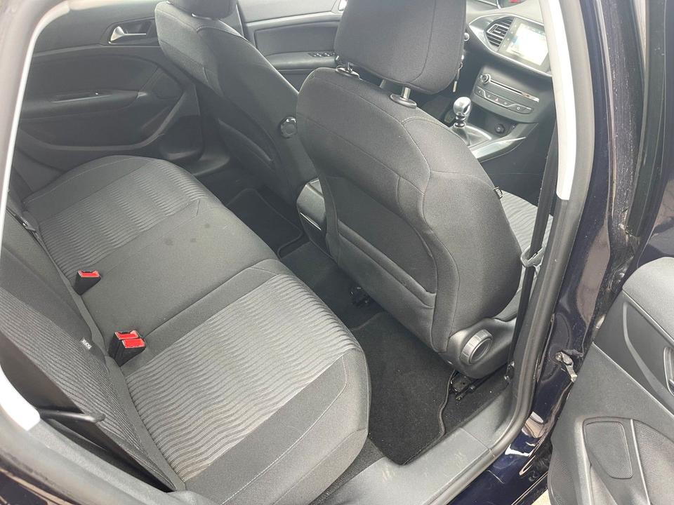 Peugeot 308 2014 — photo 11