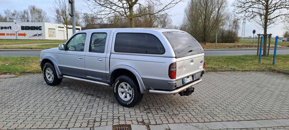 Ford Ranger 2005 — салон