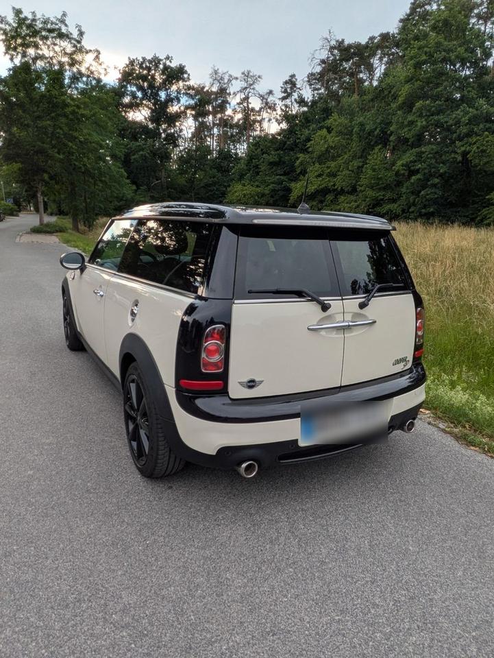 Mini Cooper SD Clubman 2012 — rear view