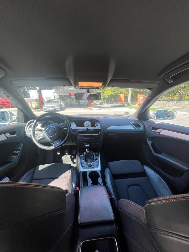 Audi A4 2011 — photo 12