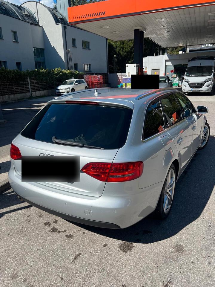 Audi A4 2011 — rear view